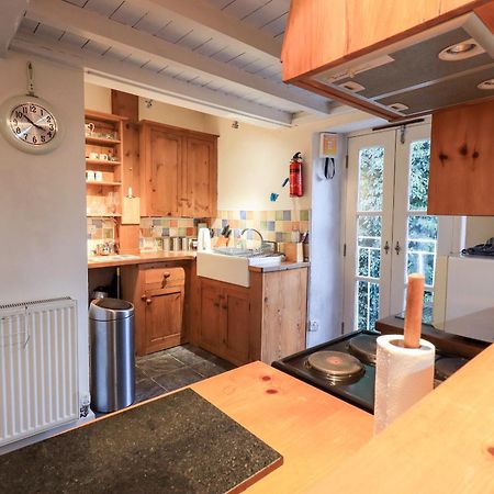 Wood Cottage Kendal Bagian luar foto